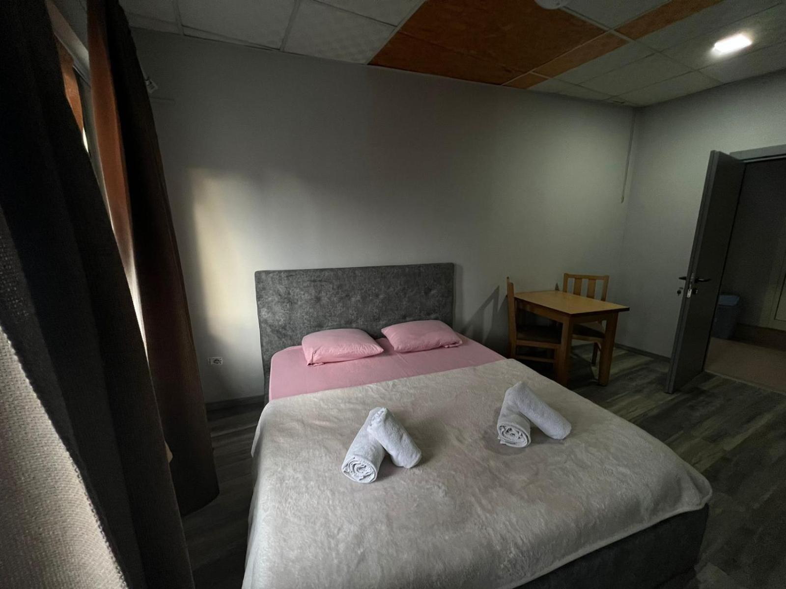 The Rooftop Hostel Σκόδρα Δωμάτιο φωτογραφία